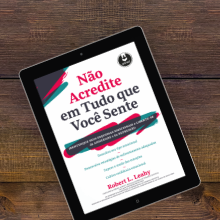Mockup do livro Não acredite em tudo o que você sente