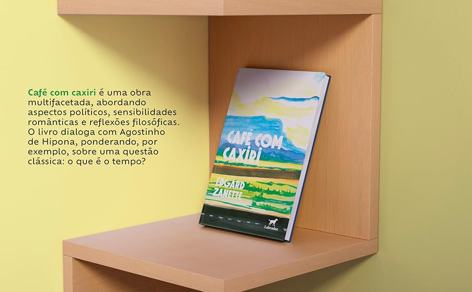 Livro Café com caxiri na estante
